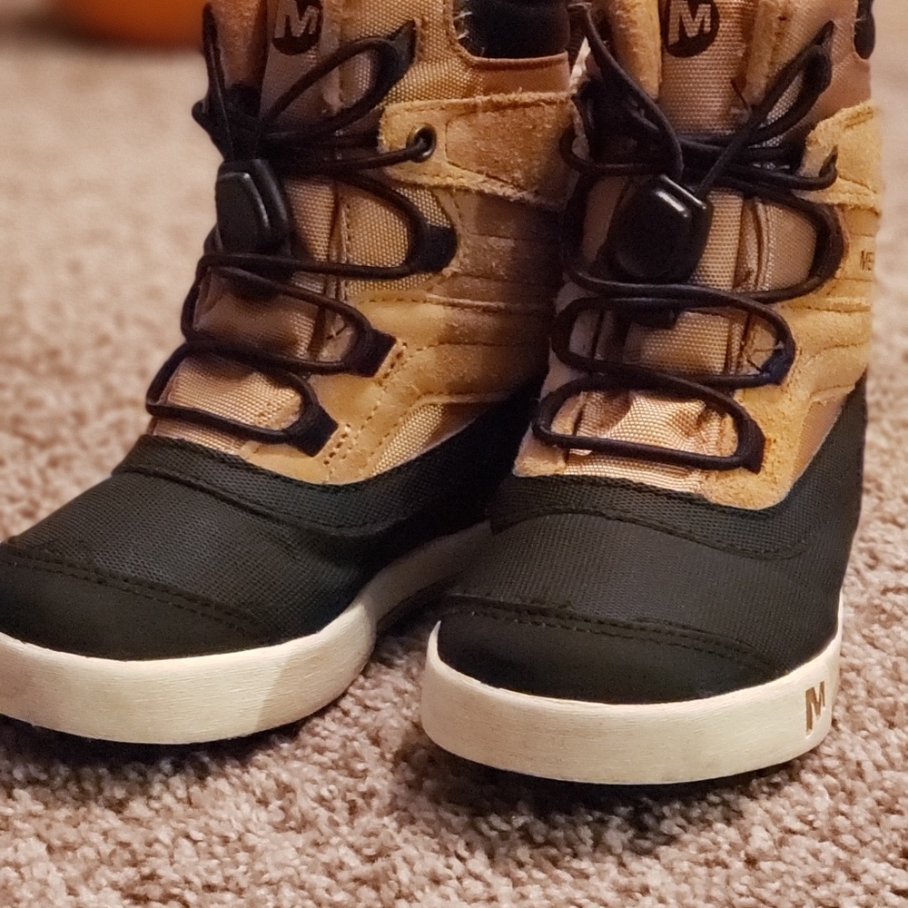 Merrell snow bank boot 2.0 toddler size 10